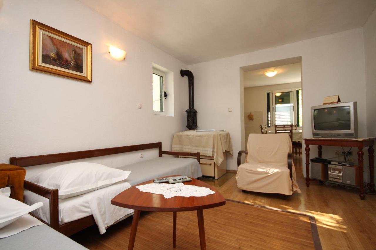 Apartments And Rooms With Parking Space Tucepi, Makarska - 6901 Buitenkant foto