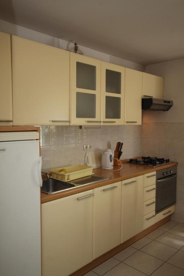 Apartments And Rooms With Parking Space Tucepi, Makarska - 6901 Buitenkant foto