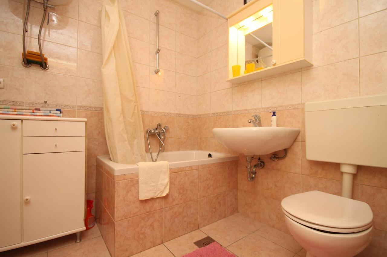 Apartments And Rooms With Parking Space Tucepi, Makarska - 6901 Buitenkant foto