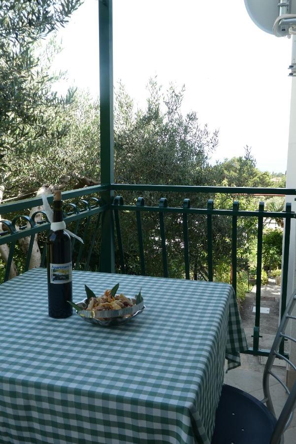 Apartments And Rooms With Parking Space Tucepi, Makarska - 6901 Buitenkant foto