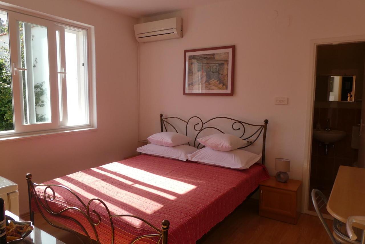 Apartments And Rooms With Parking Space Tucepi, Makarska - 6901 Buitenkant foto